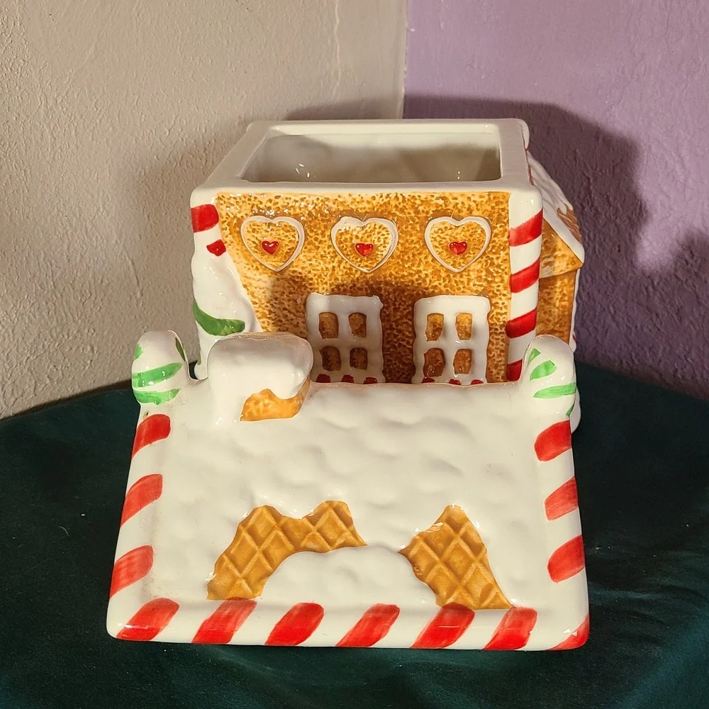 Houston Harvest Gingerbread House Cookie Jar Christmas Holiday Ceramic 4233